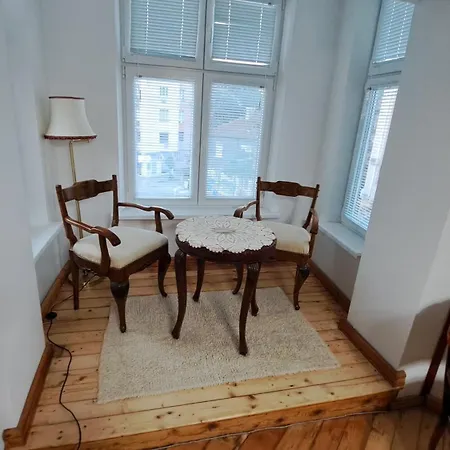 Apartment Moder And Old *