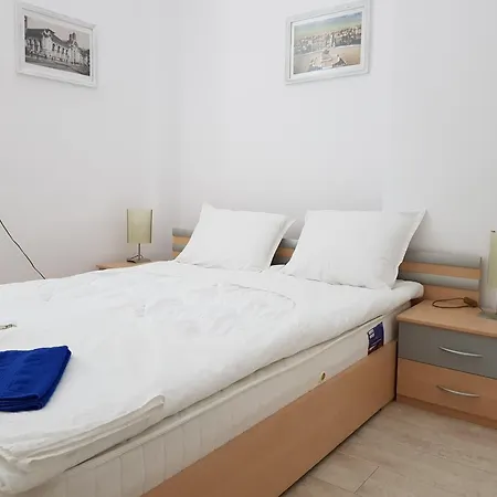 Apartment Moder And Old *