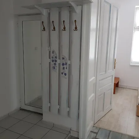 Apartment Moder And Old *