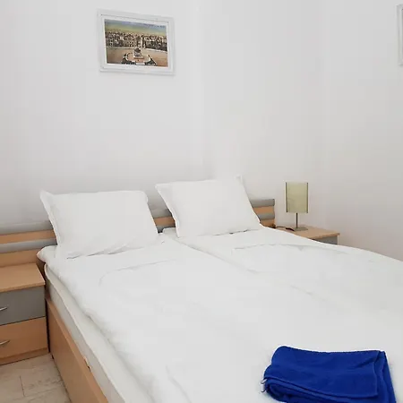 Apartment Moder And Old *