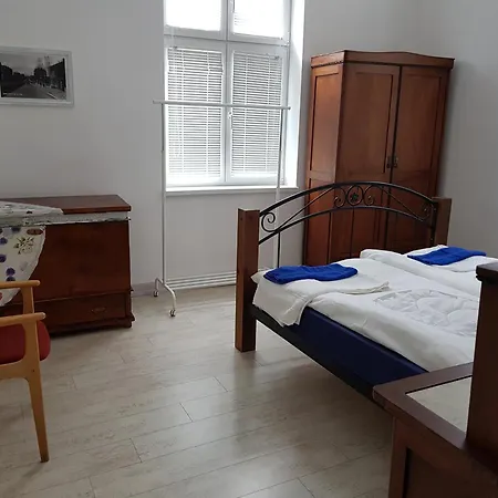 Moder And Old Apartmán